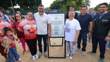 Governador Wilson Lima entrega complexo esportivo revitalizado no conjunto Santos Dumont na véspera do Dia das Crianças