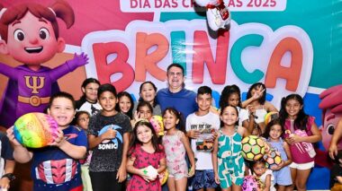 Prefeito David Almeida encerra Dia das Crianças com 120 mil pessoas no parque Gigantes da Floresta