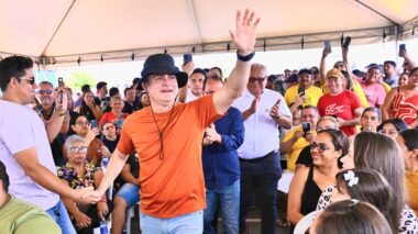 Prefeito David Almeida transforma transporte complementar com veículos modernos, acessíveis e sustentáveis em Manaus