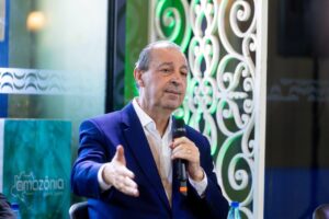 Leia mais sobre o artigo Omar Aziz defende prosperidade para as famílias em debate no projeto Amazônia que Eu Quero