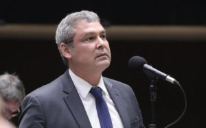 Leia mais sobre o artigo Lindbergh reage às críticas de Motta e denuncia ‘condução errática’ na Câmara