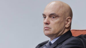 Leia mais sobre o artigo Alexandre de Moraes indefere pedido de prisão humanitária para Bolsonaro