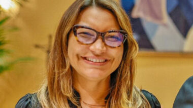 Na COP30, Janja ironiza jornalistas e questiona: “já compraram coxinha?”