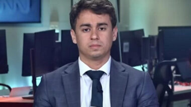 Nikolas Ferreira é condenado a indenizar mulher trans em R$ 40 mil por chamá-la de ‘homem’