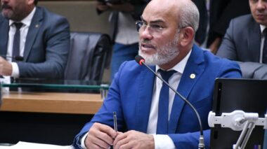 Aleam aprova PL de Cabo Maciel que amplia QR Code de denúncias para hospitais e serviços similares