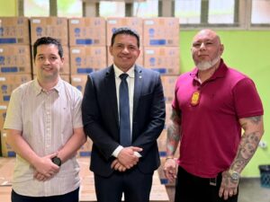 Leia mais sobre o artigo Deputado Delegado Péricles entrega 40 aparelhos de ar-condicionado à PC e anuncia mais 10 unidades adquiridas com emendas parlamentares