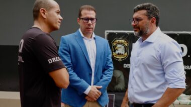 Governador Wilson Lima acompanha apresentação de 700 quilos de cocaína avaliados em R$ 57 milhões