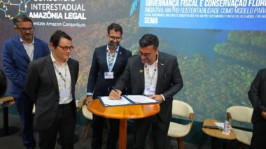 Na COP 30, Governador Wilson Lima assina primeiro contrato de REDD+ do Amazonas e anuncia concurso histórico na Sema