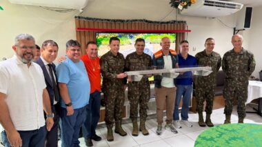 Prefeito David Almeida recebe generais do Exército, apresenta soluções ambientais e fortalece cooperação com o Comando Militar da Amazônia