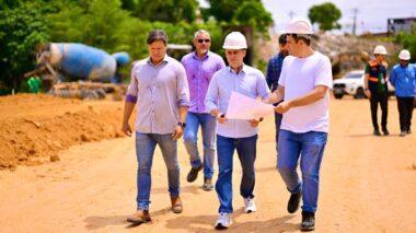 Prefeito David Almeida fiscaliza obras e reforça ações sociais que transformam a infraestrutura, a mobilidade e a habitação nas zonas Norte e Leste de Manaus