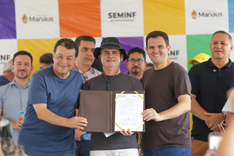 No momento, você está visualizando Prefeito David Almeida amplia maior programa de asfaltamento de Manaus e inicia 141 novas ruas na zona Norte, com apoio de emendas federais