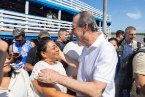 Leia mais sobre o artigo Omar Aziz reforça compromisso com o interior durante visita a Beruri