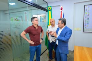 Leia mais sobre o artigo Prefeito David Almeida e vice-governador Tadeu de Souza fortalecem cooperação para demandas em Manaus