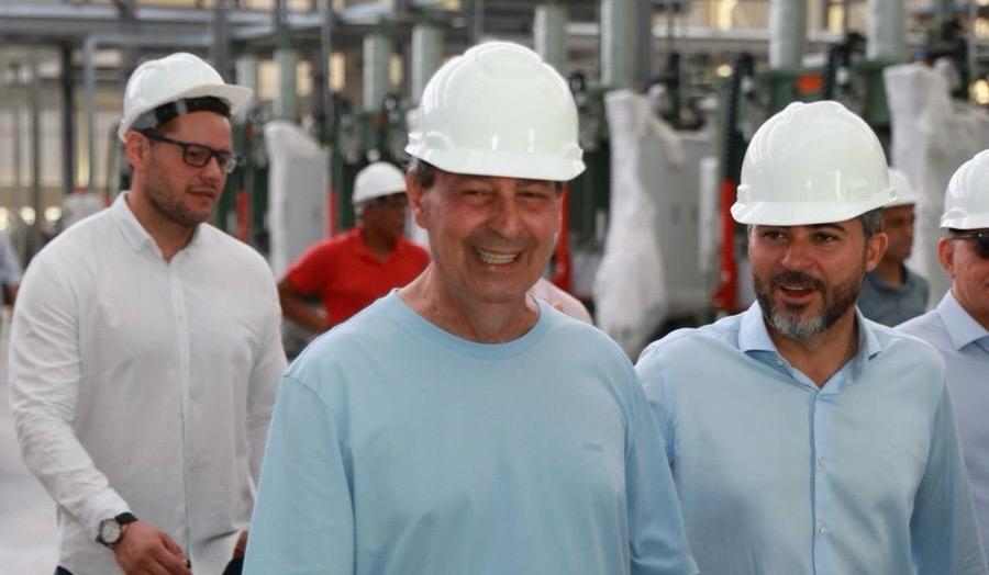 No momento, você está visualizando Omar Aziz visita instalações de nova fábrica que deve gerar mais de 1.200 empregos em Manaus