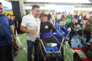 Leia mais sobre o artigo Governador Wilson Lima destina R$ 300 mil para a Festa do Leite em Autazes e realiza entregas para o setor primário