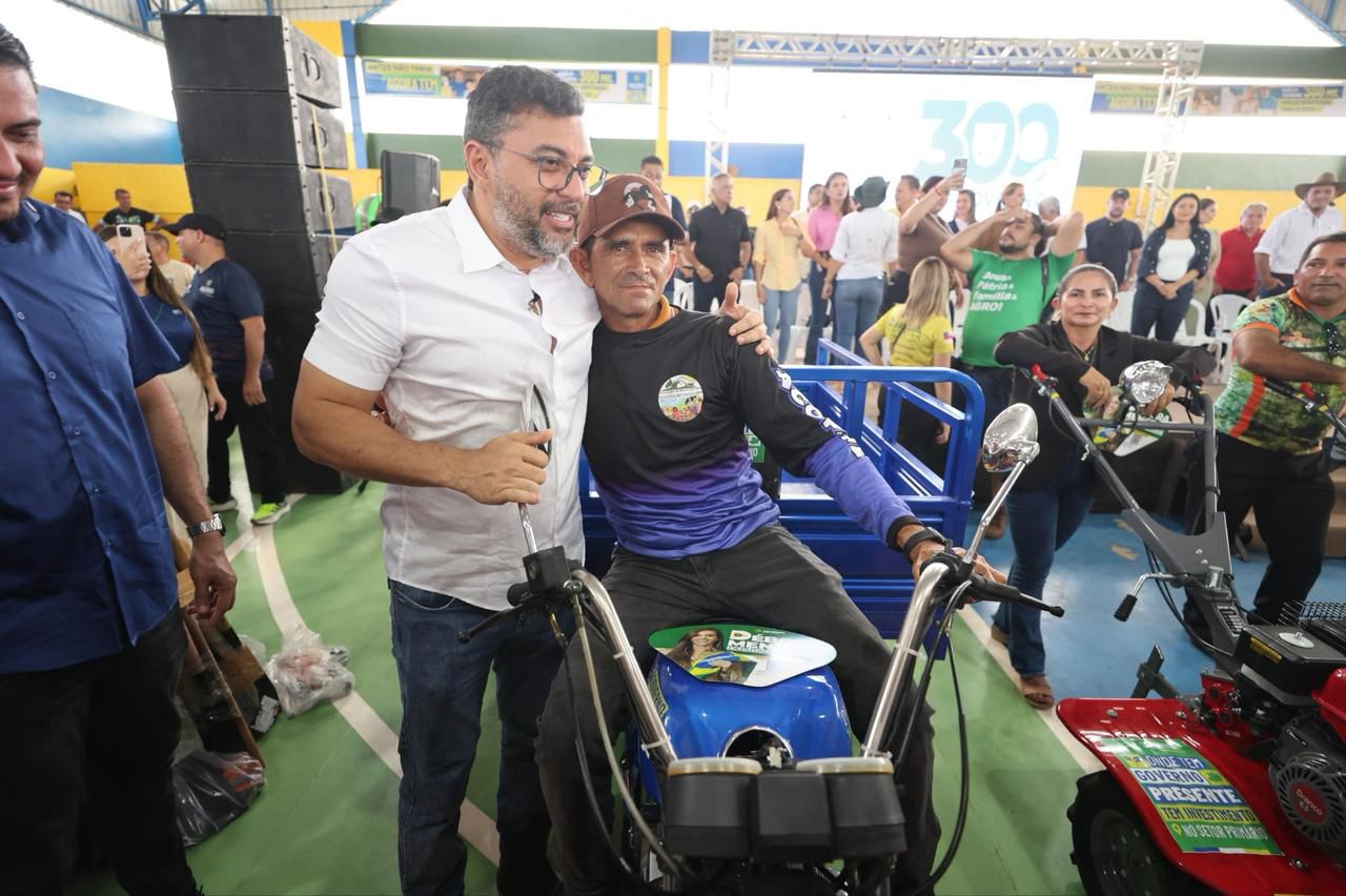 No momento, você está visualizando Governador Wilson Lima destina R$ 300 mil para a Festa do Leite em Autazes e realiza entregas para o setor primário