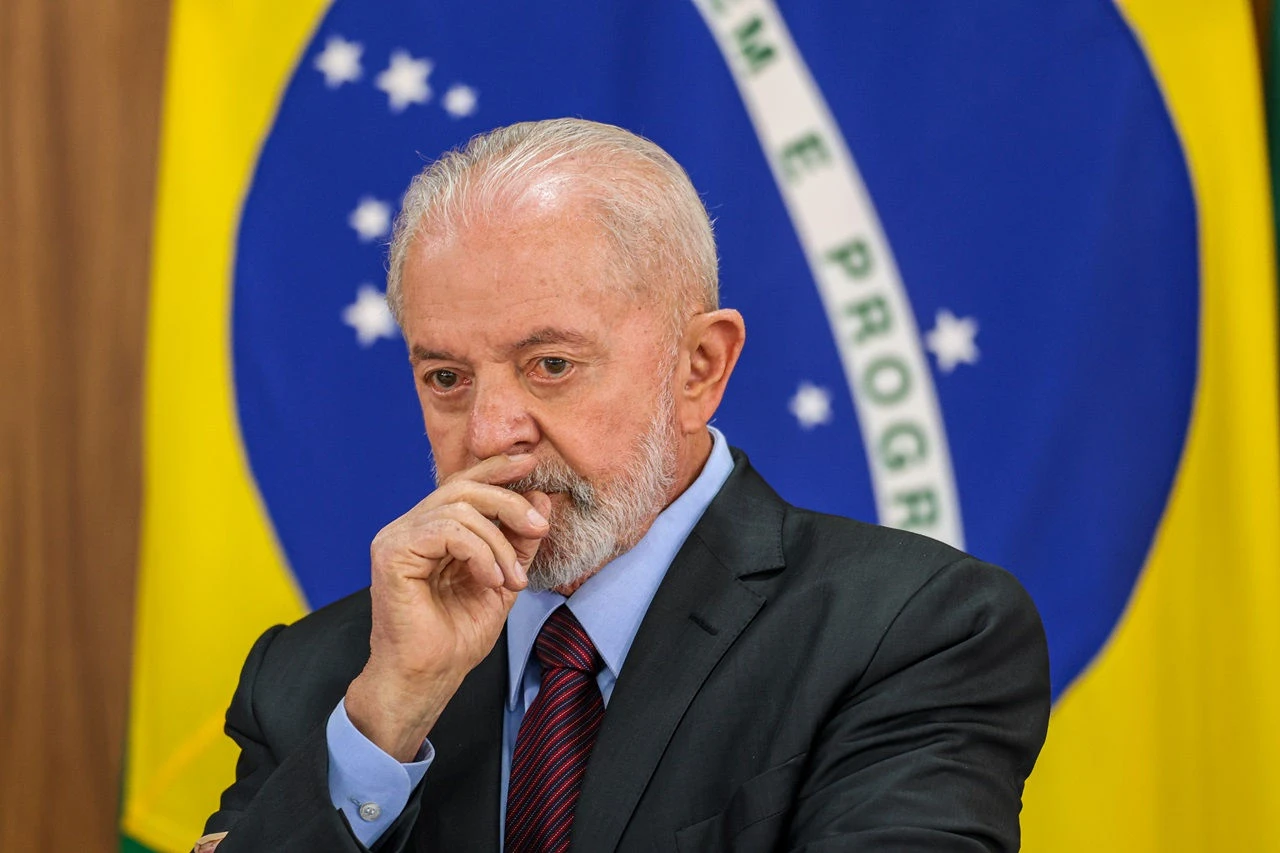 No momento, você está visualizando Lula presta solidariedade a vítimas de ciclone no Paraná, e governo vai reconhecer calamidade