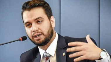 Advogado de Filipe Martins insinua suposta corrupção de Alexandre de Moraes