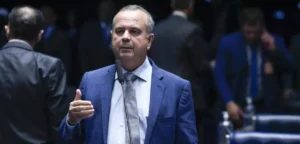 Leia mais sobre o artigo Rogério Marinho diz que Moraes usurpa o poder ao cassar Zambelli