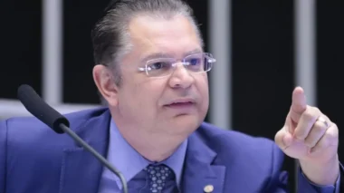 Líder do PL ataca Moraes por decisão sobre perda de mandato de Carla Zambelli: “ditador psicopata”