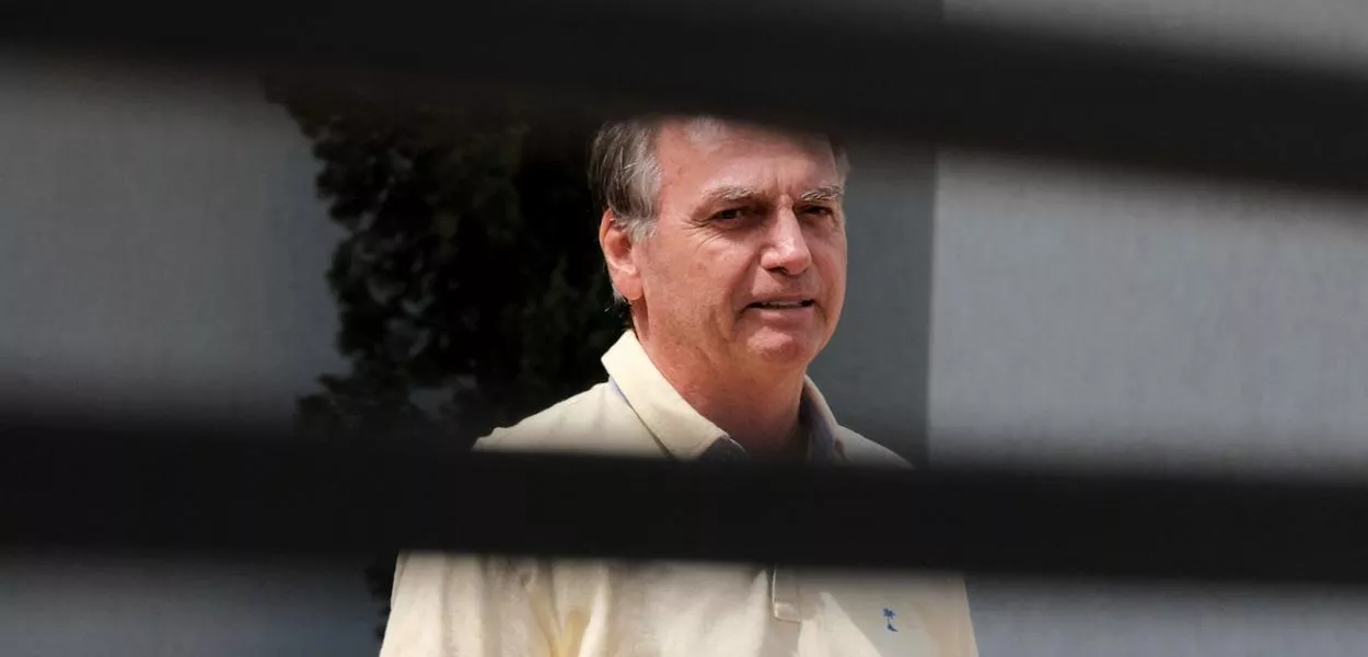 No momento, você está visualizando Médicos detalham cirurgia de Jair Bolsonaro e recomendam internação hospitalar