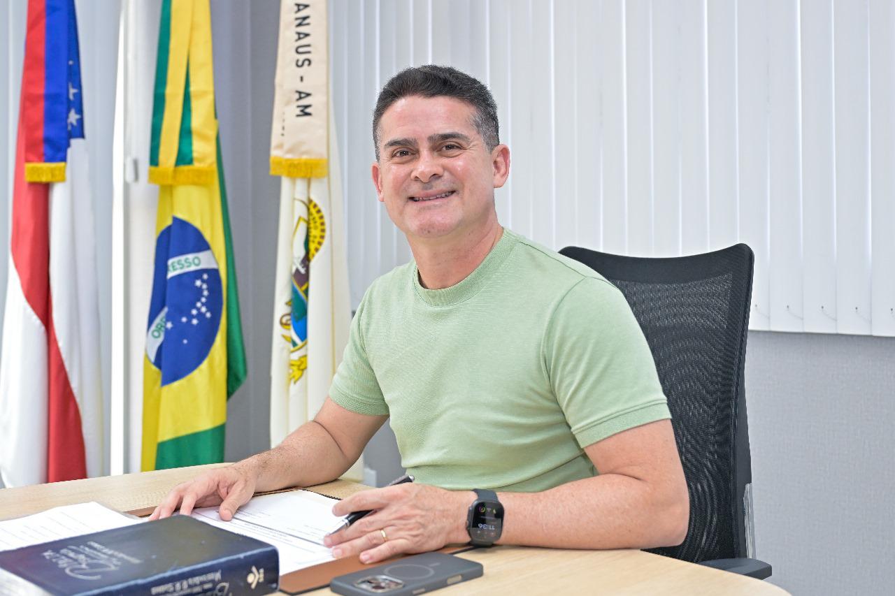 No momento, você está visualizando Prefeito David Almeida sanciona edital e abre inscrições para cadastro do programa ‘Ração do meu pet’