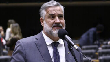 “Dia triste para o Brasil e para a democracia”, diz Paulo Pimenta