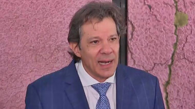 Haddad comemora redução da inflação e traz boa notícia sobre o salário mínimo em 2026