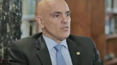Oposição decide protocolar pedido de impeachment de Moraes na próxima segunda