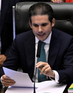 Leia mais sobre o artigo Câmara vota medidas de interesse da equipe econômica; projeto da dosimetria também entra na pauta