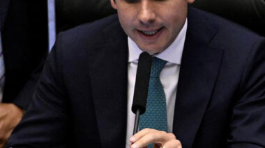 Câmara vota medidas de interesse da equipe econômica; projeto da dosimetria também entra na pauta