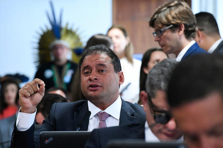 No momento, você está visualizando CCJ do Senado adia votação de projeto que trata de impeachment de ministros do STF