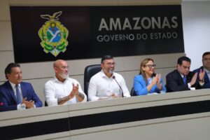 Leia mais sobre o artigo Vitória histórica para os servidores da Educação do Amazonas