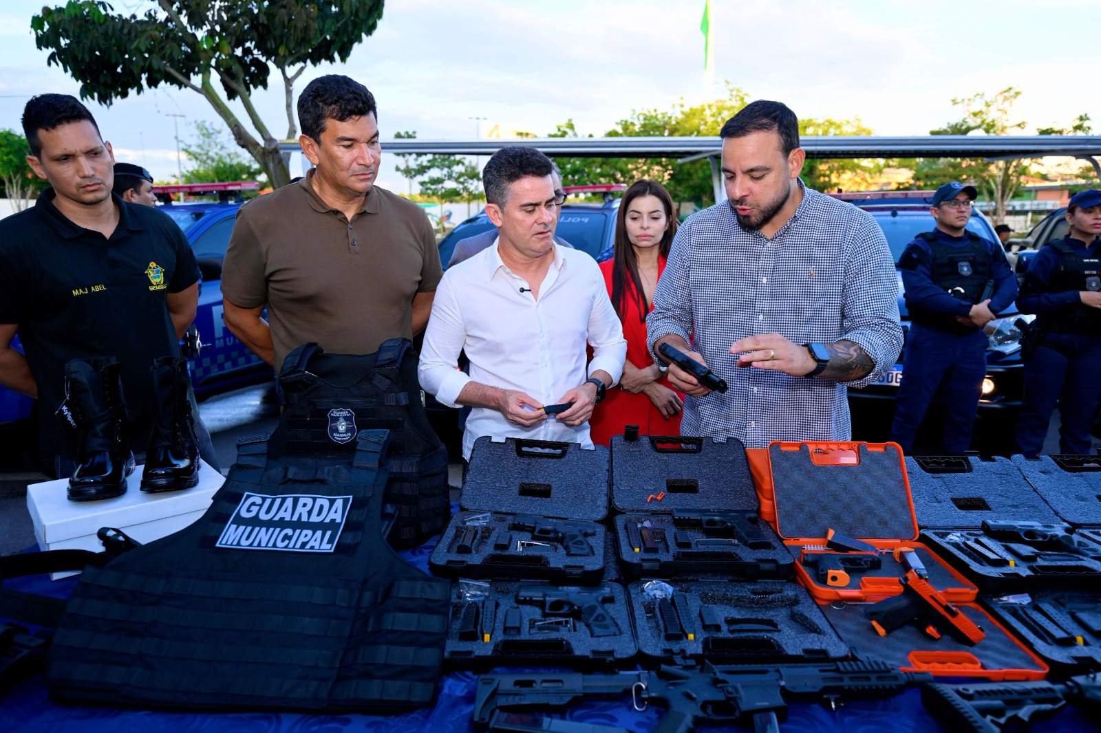 No momento, você está visualizando Prefeito David Almeida entrega novos armamentos e coloca Manaus na liderança nacional em segurança municipal