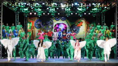 Prefeitura de Manaus e Nova Igreja Batista levam espetáculo ‘Um Sonho de Natal’ ao anfiteatro da Ponta Negra e encantam público