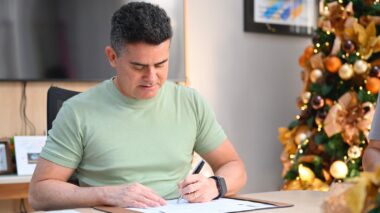 Prefeito David Almeida destrava regularização histórica e garante direito à terra para moradores e comerciantes da zona Norte de Manaus