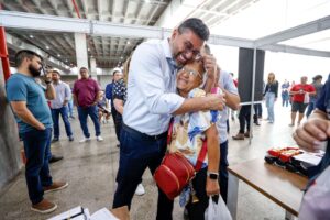 Leia mais sobre o artigo Governador Wilson Lima entrega 2 mil óculos e reforça atendimento oftalmológico no Amazonas