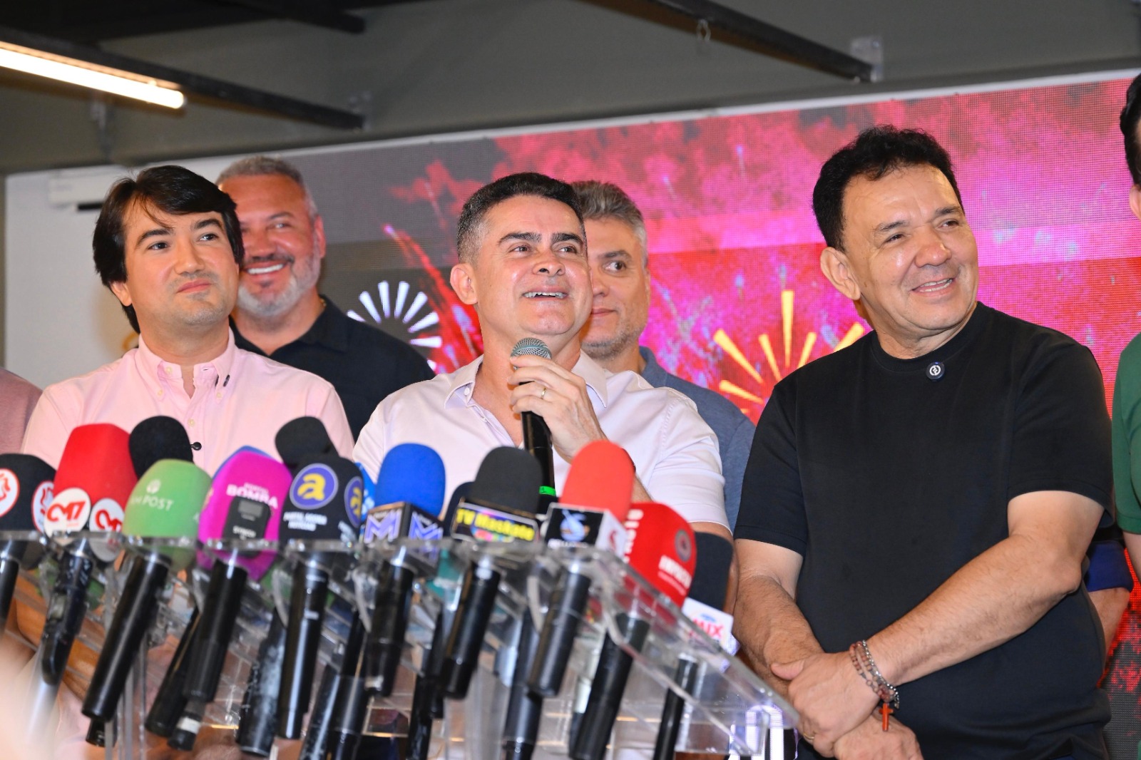 No momento, você está visualizando Prefeito David Almeida anuncia ‘Réveillon Manaus 2026’ com grandes atrações nacionais, valorização dos artistas locais e festa em três zonas da cidade