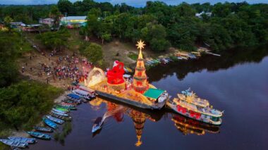 Prefeito David Almeida encerra ‘Natal das Águas’ levando solidariedade e alegria a comunidade polo Jaraqui, no rio Negro
