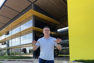 Leia mais sobre o artigo Prefeito David Almeida inicia 2026 com vistoria à obra da nova sede do Implurb e anuncia entrega para a última semana de janeiro