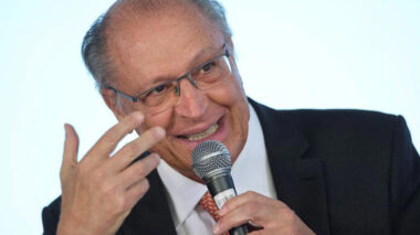 Maior venda de petróleo pela Venezuela depende de investimento, diz Alckmin