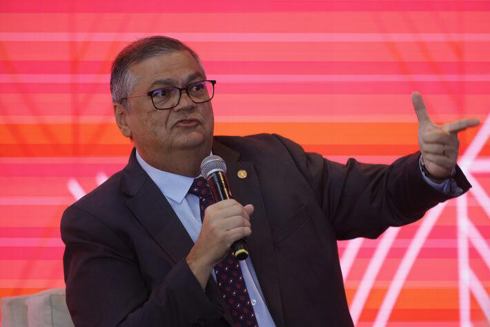 No momento, você está visualizando Dino rebate críticas contra decisões monocráticas no STF: ‘Lei está sendo cumprida’