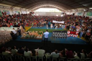 Leia mais sobre o artigo Em Caapiranga, governador Wilson Lima realiza novas entregas de cadeiras de rodas e fortalece o setor primário