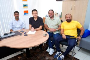 Leia mais sobre o artigo Prefeito em exercício Renato Junior libera R$ 52 milhões para pagamento de bonificação a mais de 17,7 mil professores e trabalhadores da Educação