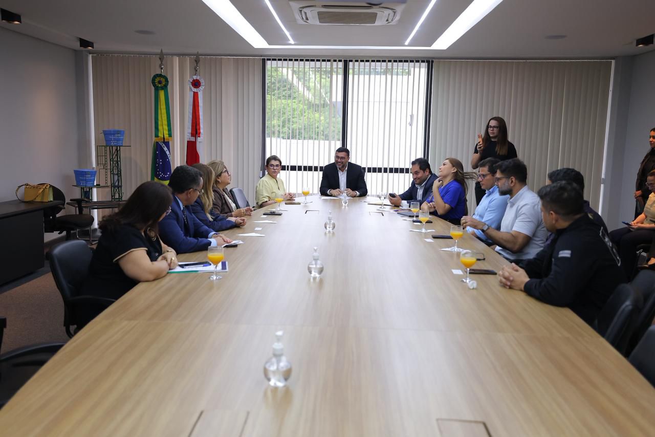 No momento, você está visualizando Governador Wilson Lima articula ações integradas para fortalecer a proteção e o bem-estar animal no Amazonas