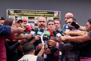 Leia mais sobre o artigo Polícia Militar do Amazonas prende 11 pessoas e apreende 2,7 toneladas de drogas na zona oeste de Manaus