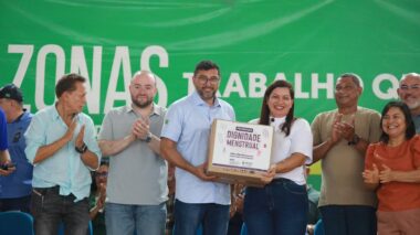 Governador Wilson Lima amplia ações sociais, inaugura fábrica de gelo e fortalece setor primário no Careiro Castanho