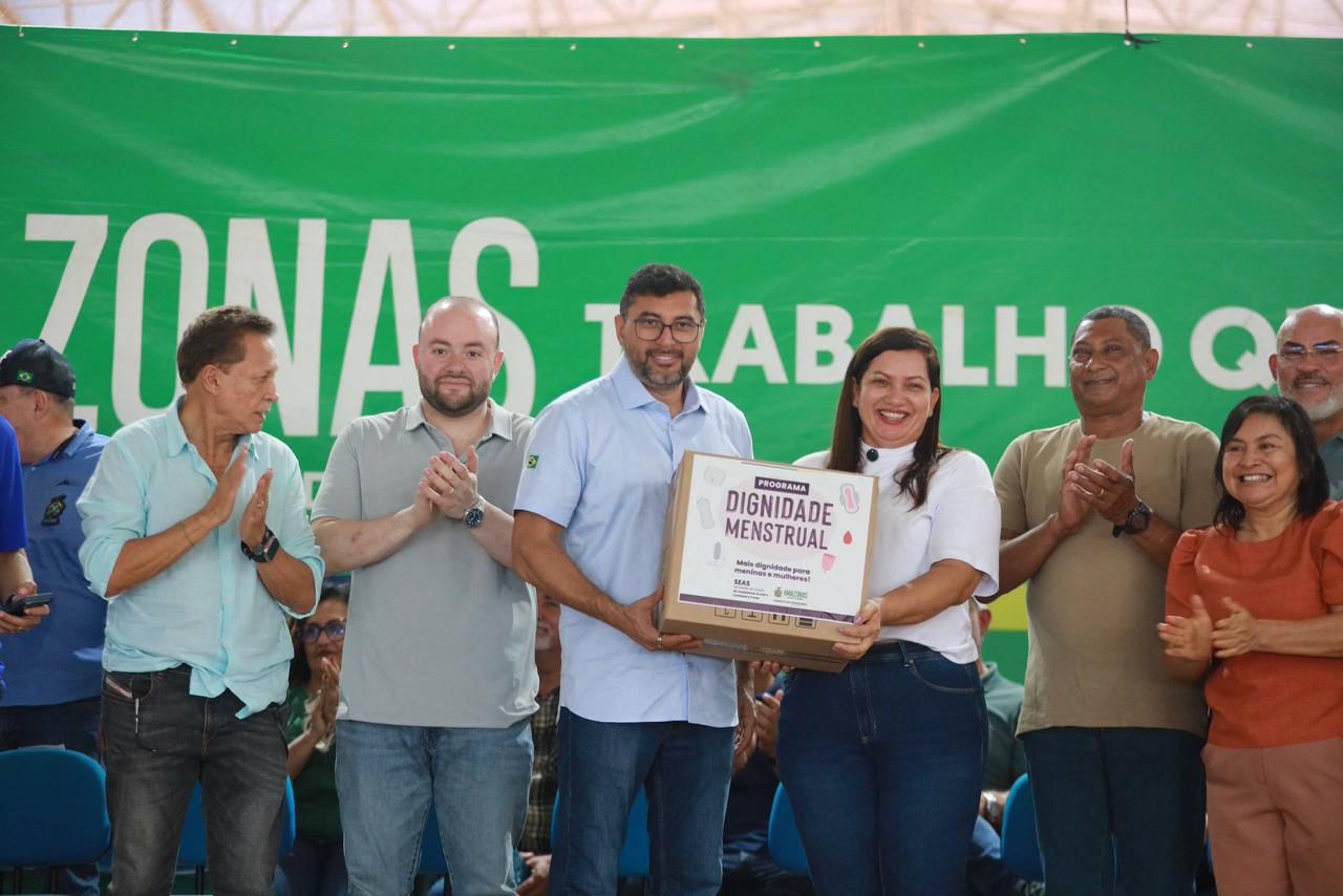 No momento, você está visualizando Governador Wilson Lima amplia ações sociais, inaugura fábrica de gelo e fortalece setor primário no Careiro Castanho