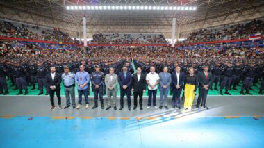 Cabo Maciel destaca entrega de documentação de candidatos do concurso da PMAM