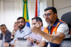 Leia mais sobre o artigo Wilson Lima alinha ações estratégicas para enfretamento à cheia de 2026, durante reunião do Comitê Permanente de Enfrentamento a Eventos Climáticos e Ambientais
